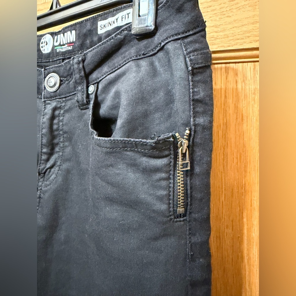UMM Black Skinny Jeans - Fits Women’s US size 27